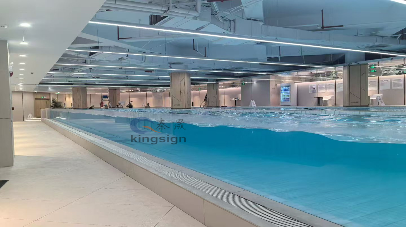 Kingsign 30 m uzunluğu 120 mm qalınlığında akril təbəqə hovuz pəncərəsi
